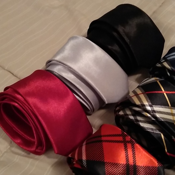 BOGO 🆓! 👔7 Assorted Skinny Neckties - Picture 2 of 5
